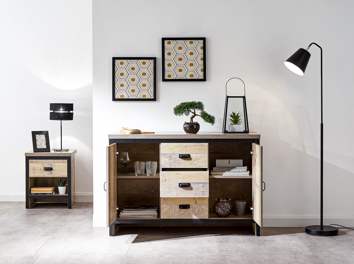 GFW Boston 2 Door 3 Drawer Sideboard - Oak 3