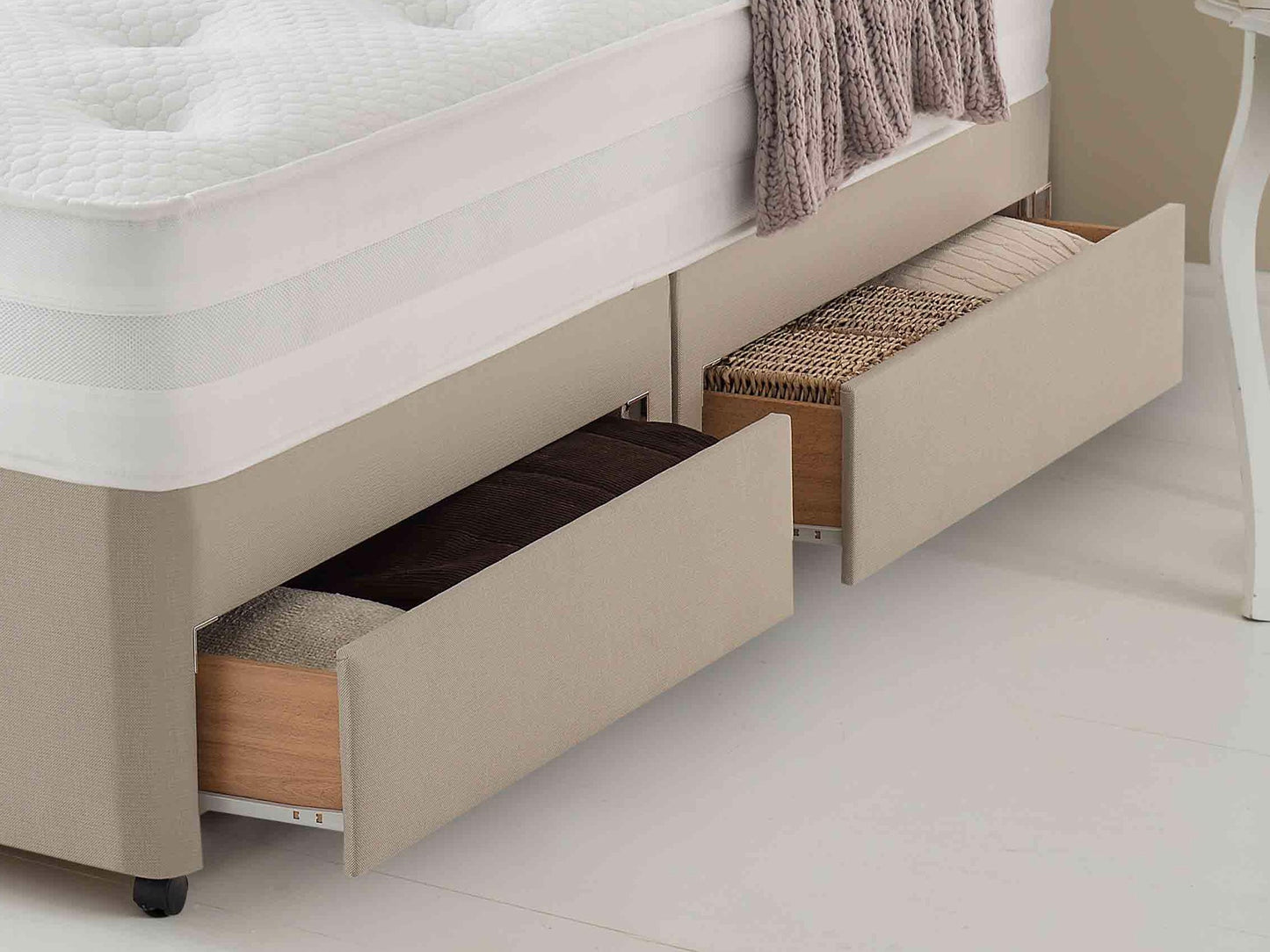 Rest Assured Nimbus Divan Bed - Superking 3