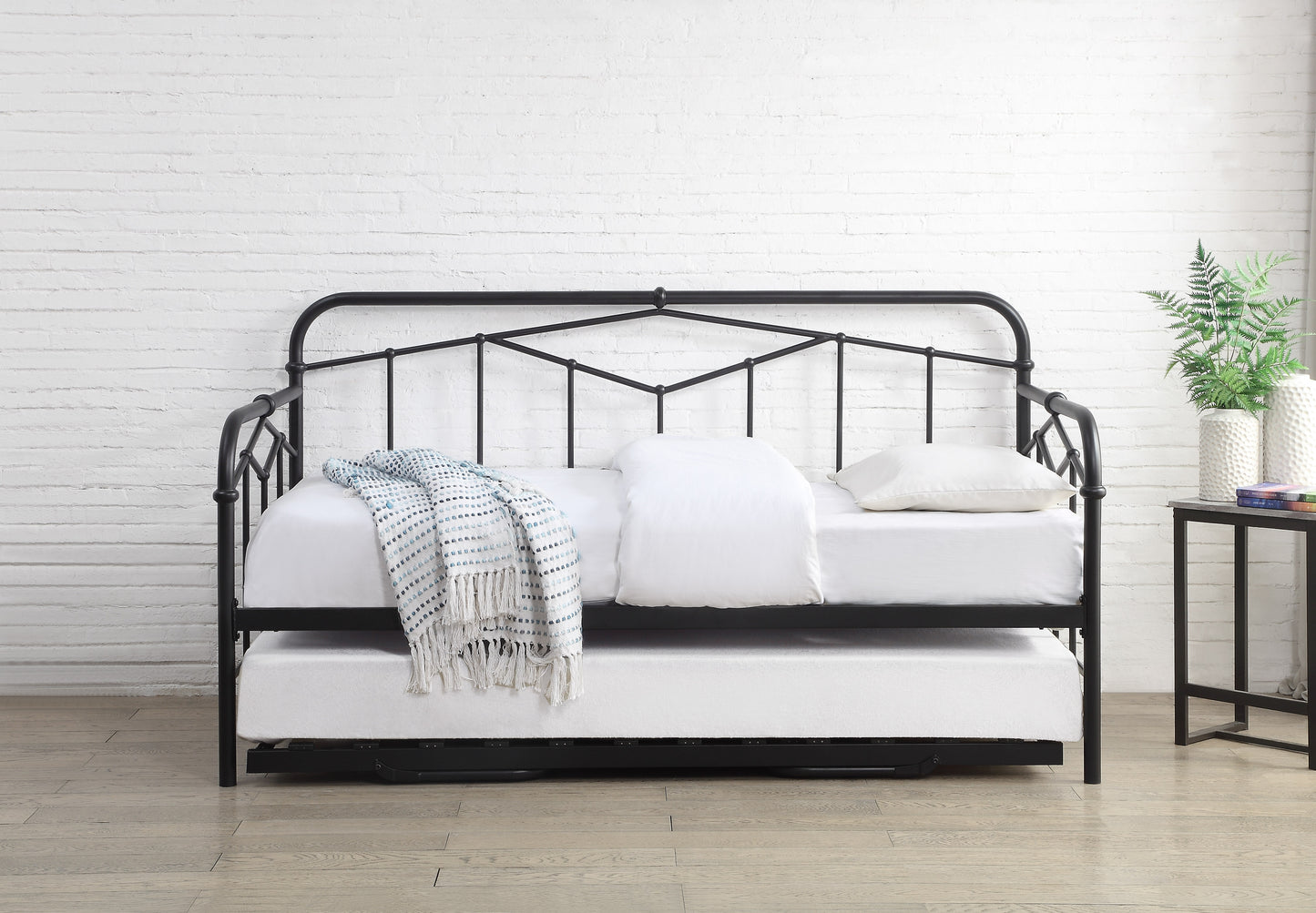 Adelaide Metal Day Bed - Sand Blast Black 3