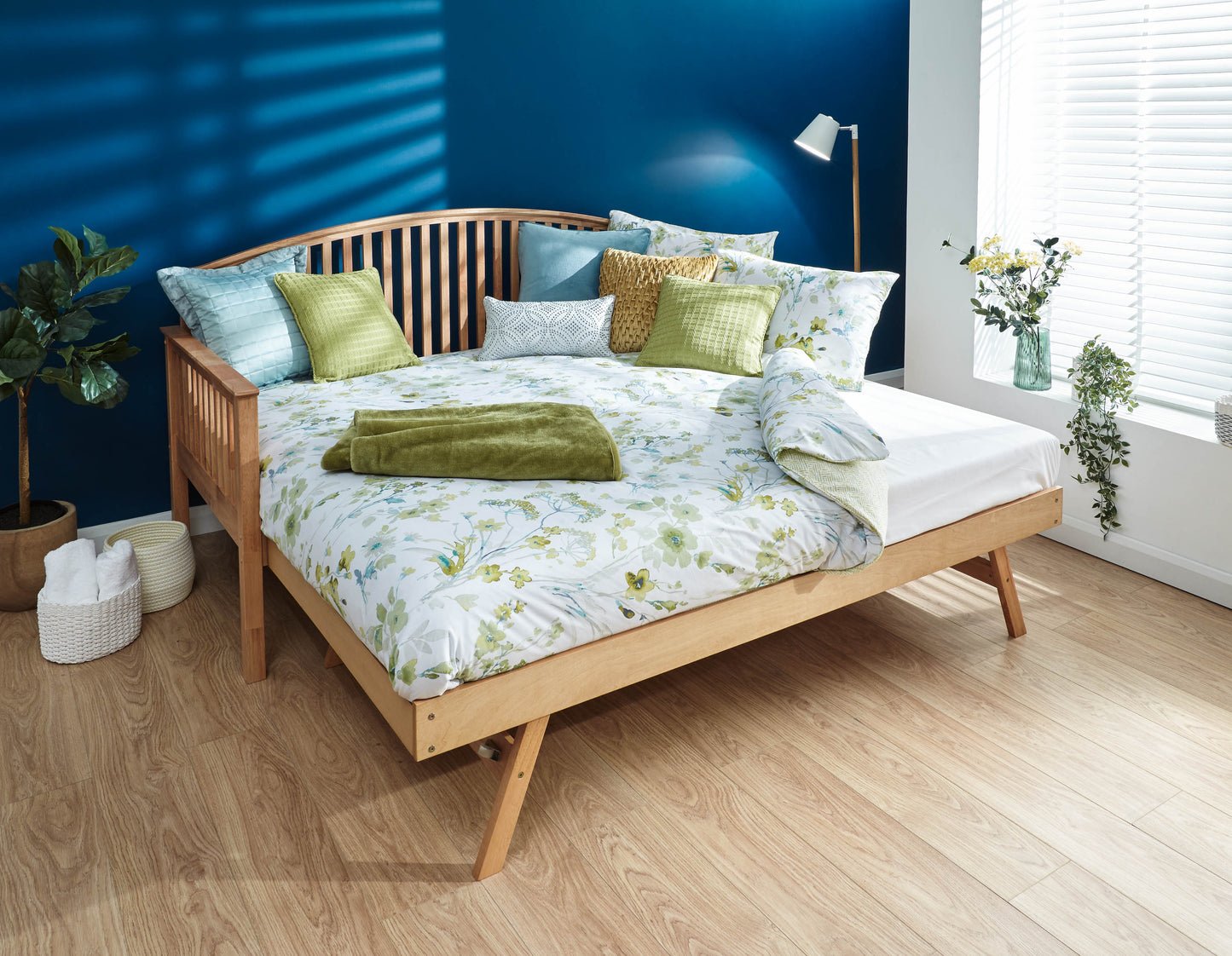 GFW Madrid Wooden Day Bed & Trundle Set - Oak 2