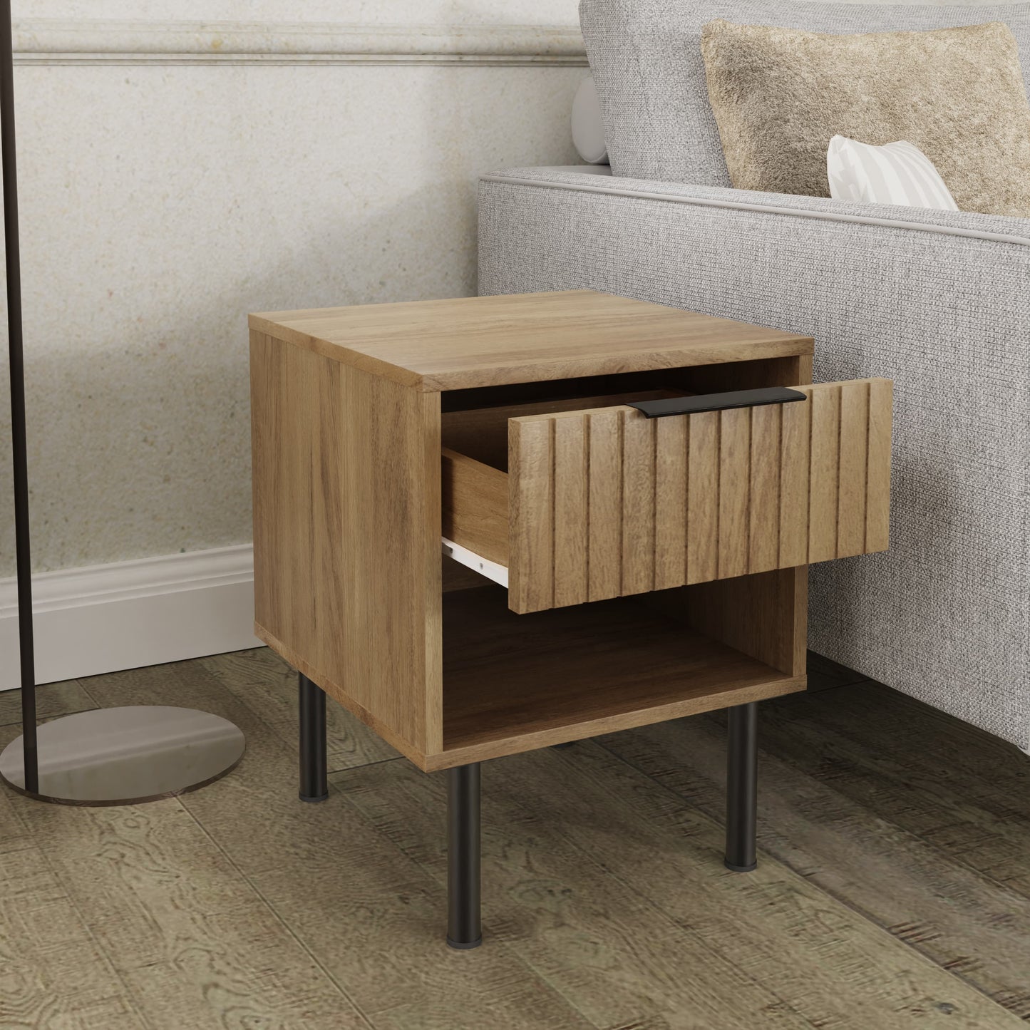 GFW Nervata Lamp Table - Oak 2