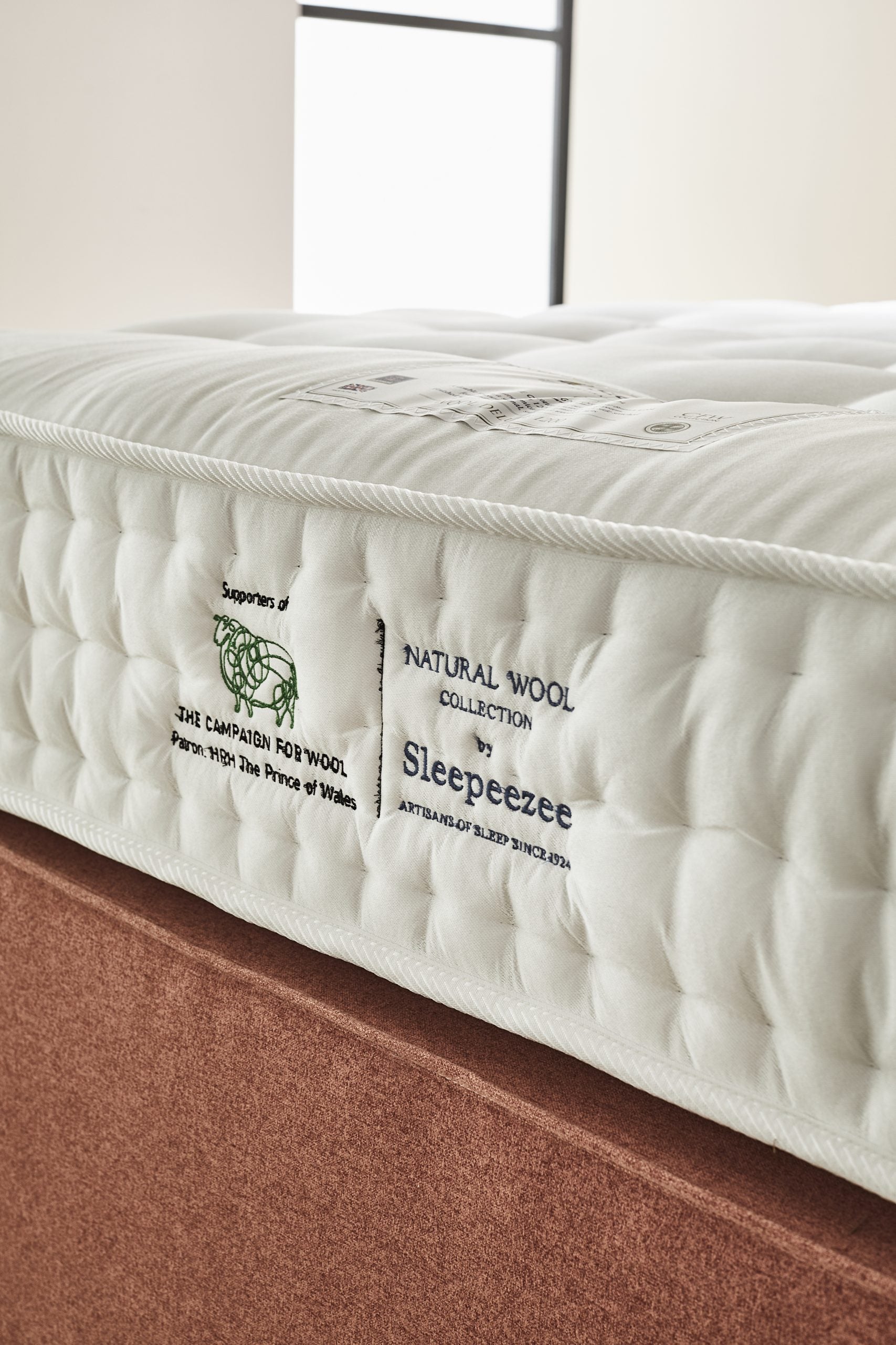 Sleepeezee Wool Deluxe 1200 Divan - Double 2