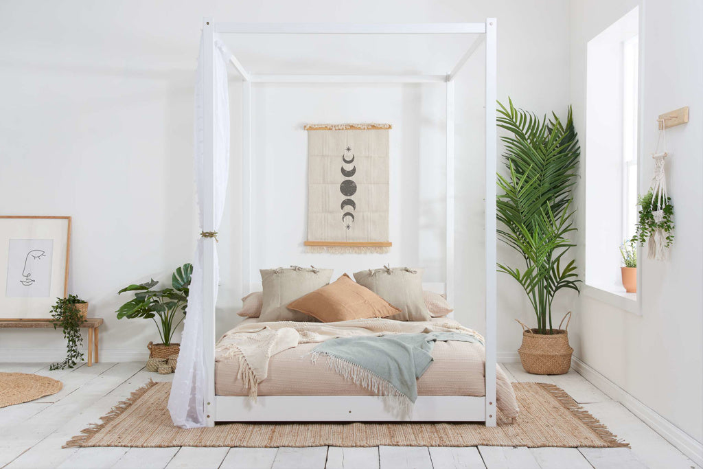 Birlea Darwin Four Poster Bed - White 2